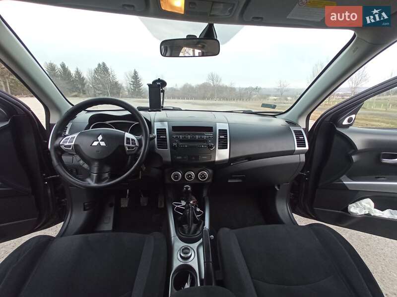 Позашляховик / Кросовер Mitsubishi Outlander 2008 в Чорткові