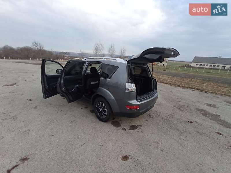 Позашляховик / Кросовер Mitsubishi Outlander 2008 в Чорткові