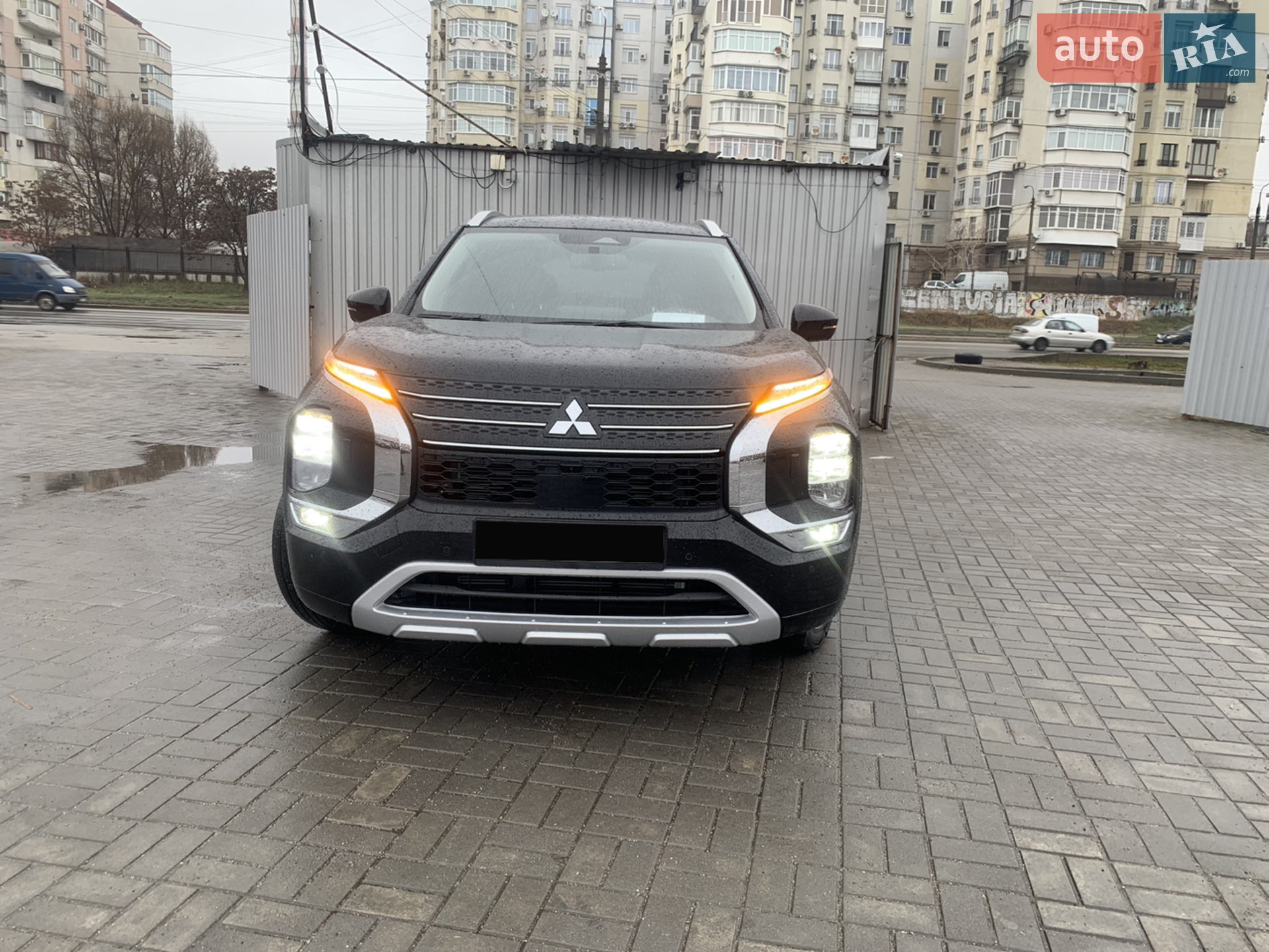 2021 Mitsubishi Outlander - мініатюра 3