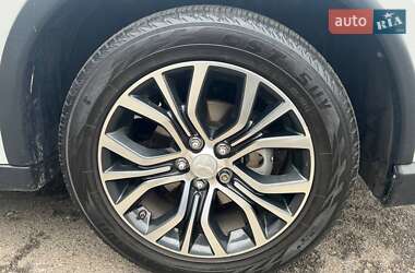 Позашляховик / Кросовер Mitsubishi Outlander 2016 в Одесі