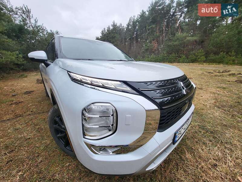 Внедорожник / Кроссовер Mitsubishi Outlander 2021 в Жовкве