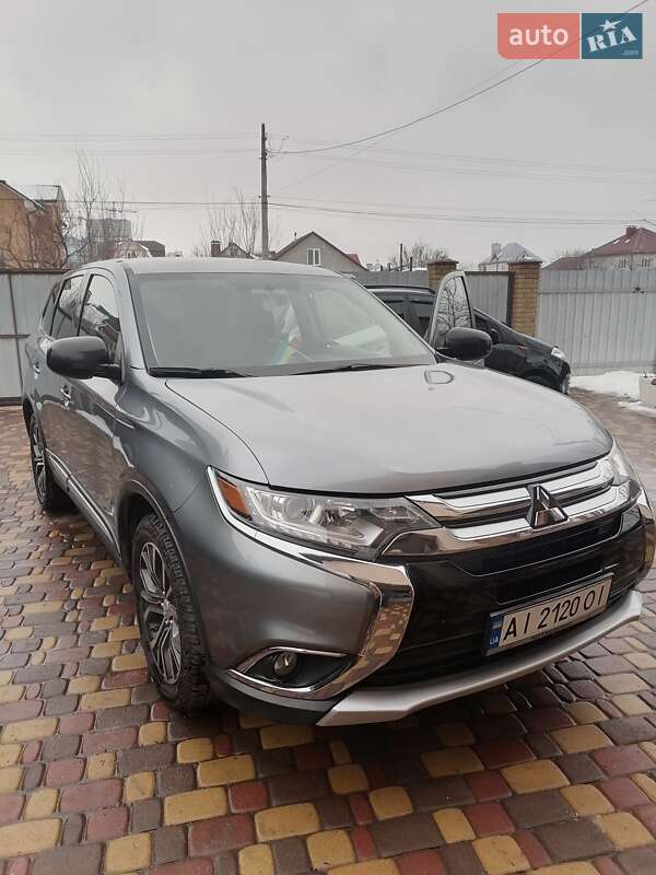 Mitsubishi Outlander 2016