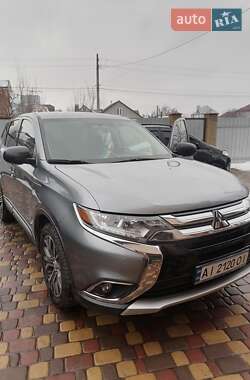 Внедорожник / Кроссовер Mitsubishi Outlander 2016 в Броварах