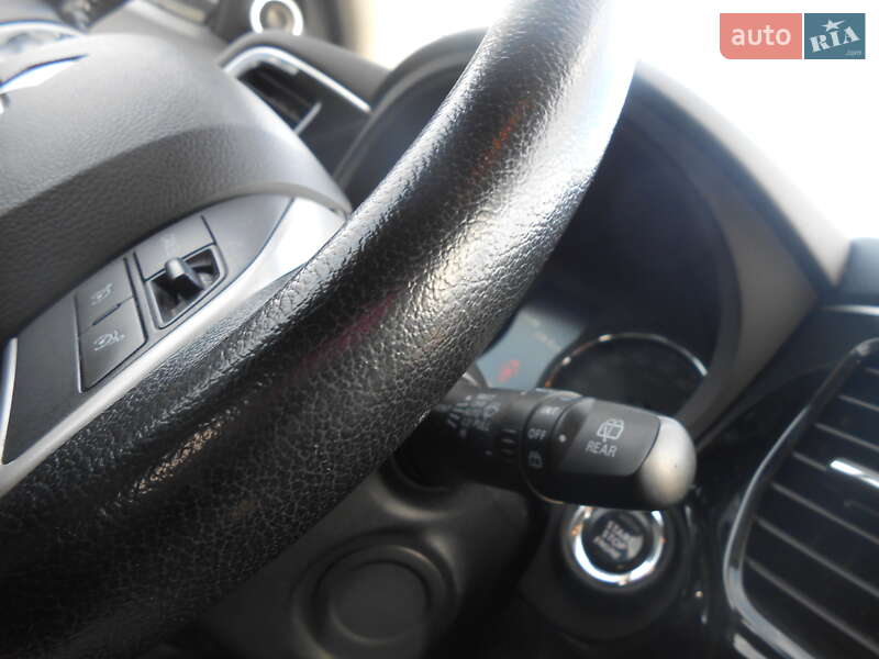 Позашляховик / Кросовер Mitsubishi Outlander 2012 в Самборі фото 14 Позашляховик / Кросовер Mitsubishi Outlander 2012 в Самборі