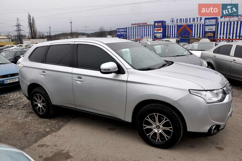 Внедорожник / Кроссовер Mitsubishi Outlander 2014 в Львове