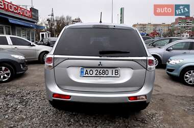 Внедорожник / Кроссовер Mitsubishi Outlander 2014 в Львове