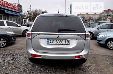 Внедорожник / Кроссовер Mitsubishi Outlander 2014 в Львове