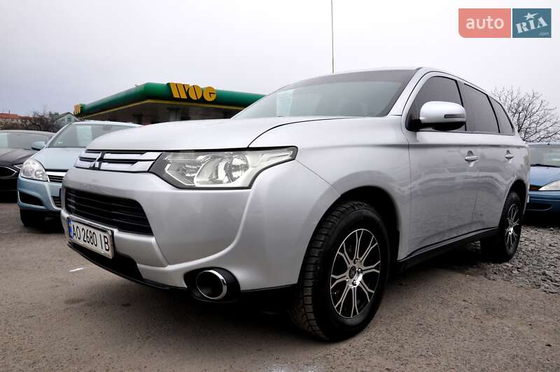 Внедорожник / Кроссовер Mitsubishi Outlander 2014 в Львове