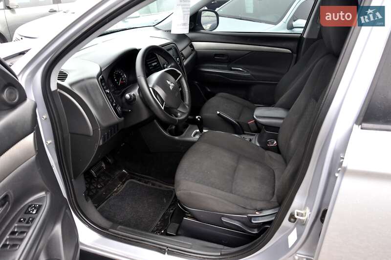 Внедорожник / Кроссовер Mitsubishi Outlander 2014 в Львове