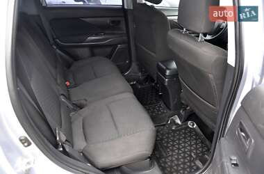 Внедорожник / Кроссовер Mitsubishi Outlander 2014 в Львове