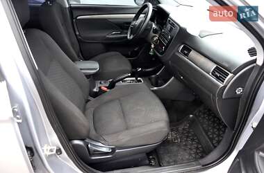 Внедорожник / Кроссовер Mitsubishi Outlander 2014 в Львове