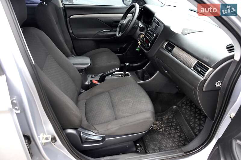 Внедорожник / Кроссовер Mitsubishi Outlander 2014 в Львове