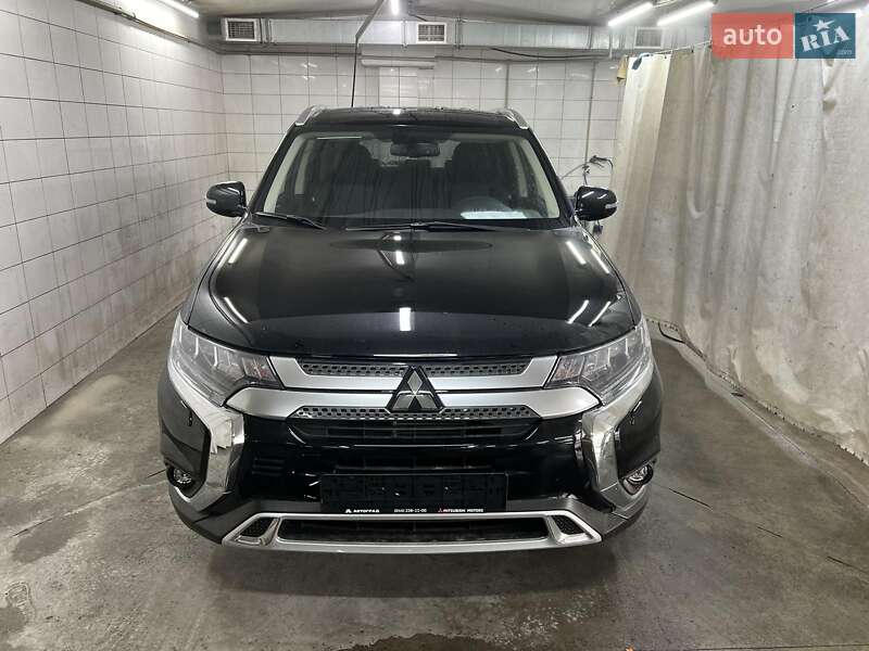 Позашляховик / Кросовер Mitsubishi Outlander 2022 в Пирятині
