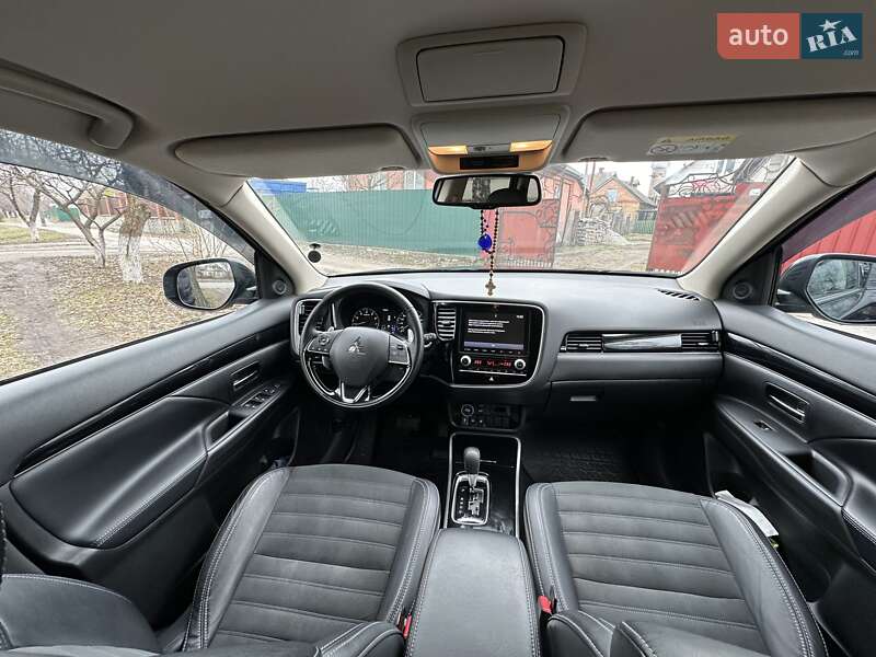 Позашляховик / Кросовер Mitsubishi Outlander 2022 в Пирятині