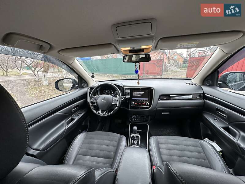 Позашляховик / Кросовер Mitsubishi Outlander 2022 в Пирятині