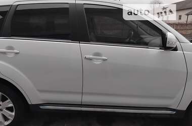 Позашляховик / Кросовер Mitsubishi Outlander 2010 в Чорткові