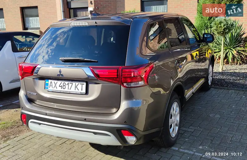 Mitsubishi Outlander 2019 VIN JMBXTGF2WLZ000284 фото оголошення 9 з 120