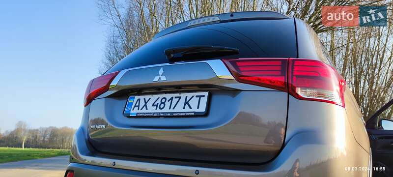 Внедорожник / Кроссовер Mitsubishi Outlander 2019 в Львове