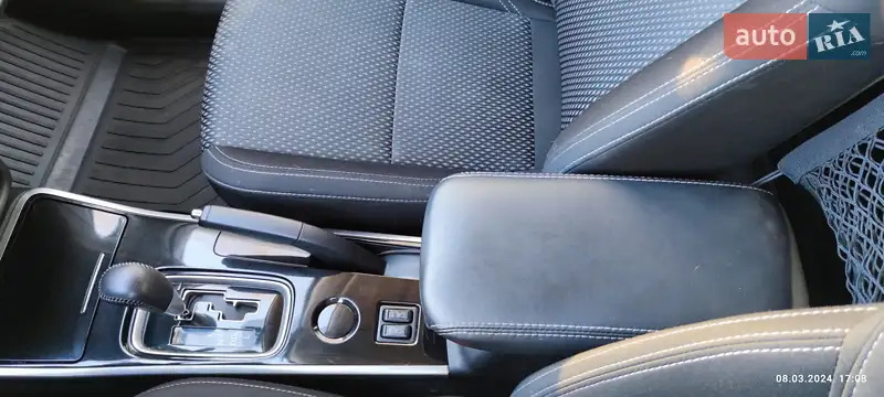 Mitsubishi Outlander 2019 VIN JMBXTGF2WLZ000284 фото оголошення 32 з 120