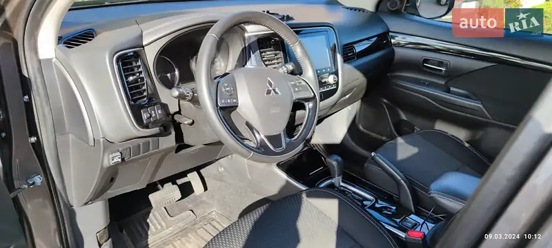 Mitsubishi Outlander 2019 VIN JMBXTGF2WLZ000284 фото оголошення 59 з 120