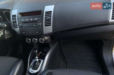 Внедорожник / Кроссовер Mitsubishi Outlander 2010 в Измаиле