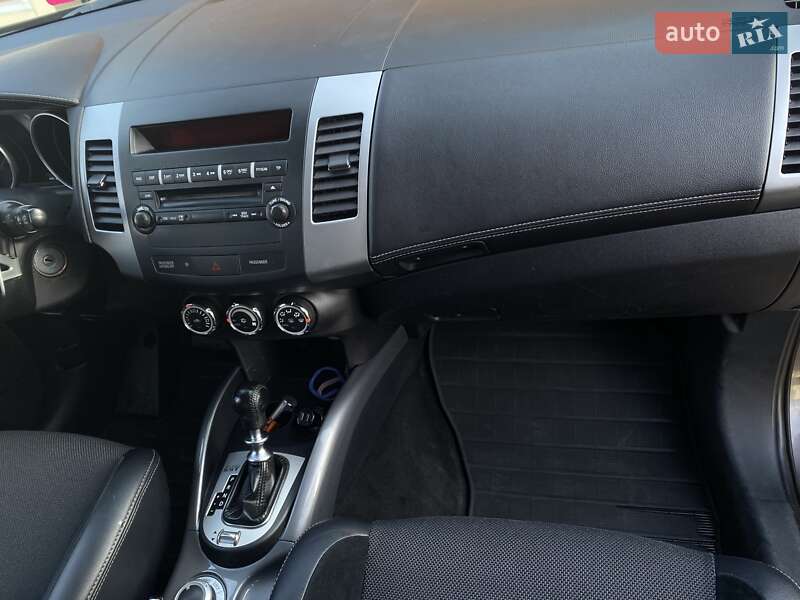 Внедорожник / Кроссовер Mitsubishi Outlander 2010 в Измаиле фото 10 Внедорожник / Кроссовер Mitsubishi Outlander 2010 в Измаиле