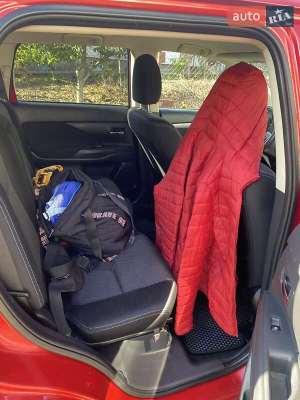 Позашляховик / Кросовер Mitsubishi Outlander 2018 в Львові