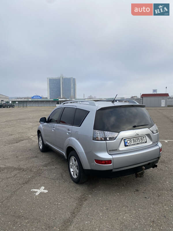 Внедорожник / Кроссовер Mitsubishi Outlander 2007 в Киеве