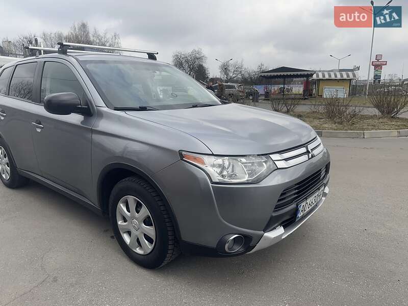 Внедорожник / Кроссовер Mitsubishi Outlander 2014 в Полтаве