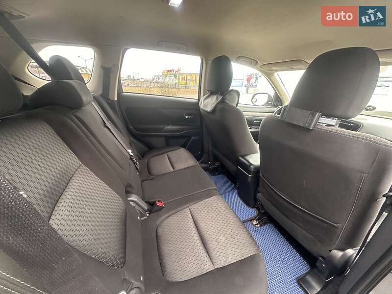 Внедорожник / Кроссовер Mitsubishi Outlander 2014 в Полтаве