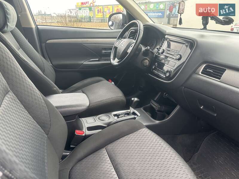 Внедорожник / Кроссовер Mitsubishi Outlander 2014 в Полтаве