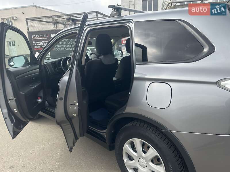 Внедорожник / Кроссовер Mitsubishi Outlander 2014 в Полтаве