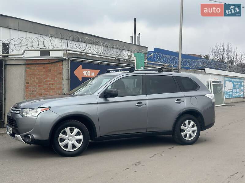 Внедорожник / Кроссовер Mitsubishi Outlander 2014 в Полтаве