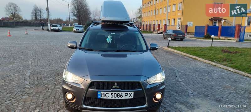 Позашляховик / Кросовер Mitsubishi Outlander 2010 в Дрогобичі