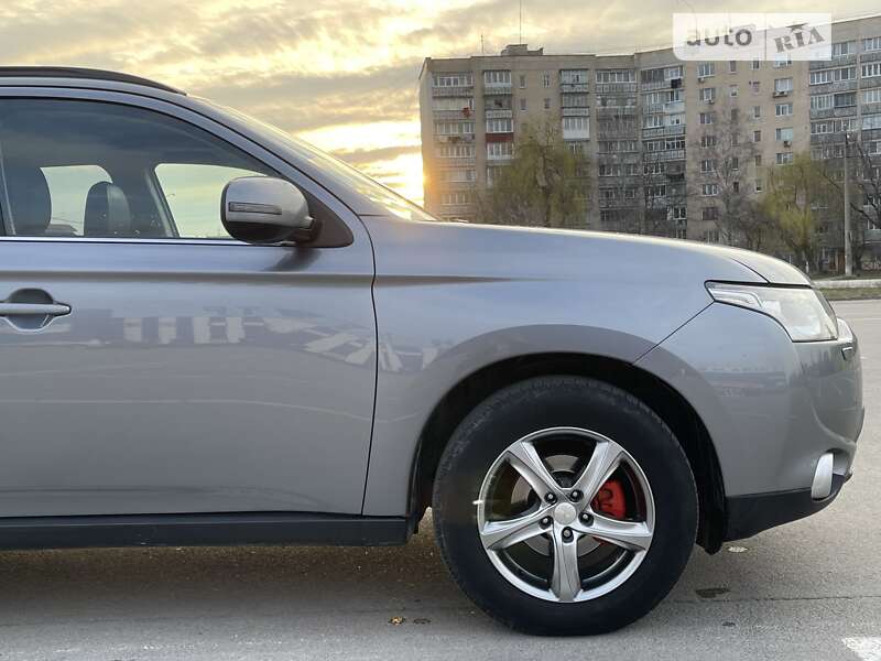 Внедорожник / Кроссовер Mitsubishi Outlander 2013 в Каменец-Подольском