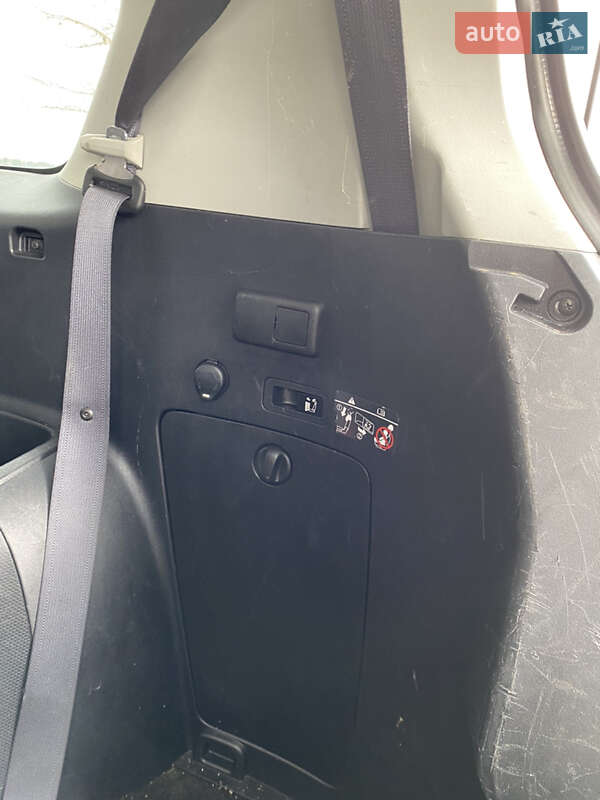 Позашляховик / Кросовер Mitsubishi Outlander 2011 в Каневі