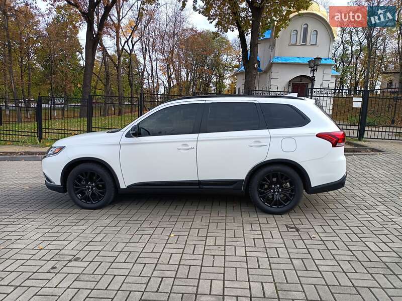 Позашляховик / Кросовер Mitsubishi Outlander 2018 в Чернігові