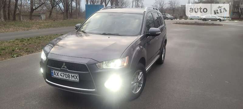 Позашляховик / Кросовер Mitsubishi Outlander 2010 в Харкові
