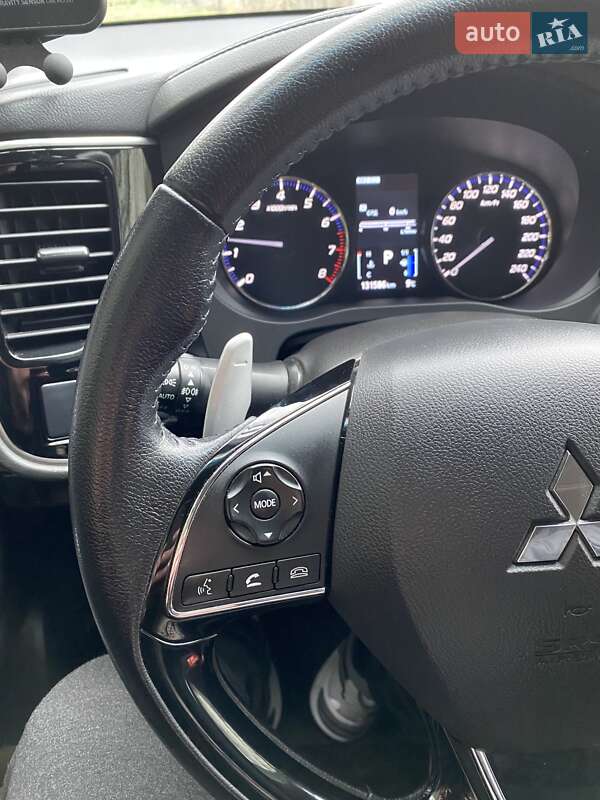 Позашляховик / Кросовер Mitsubishi Outlander 2016 в Добропіллі