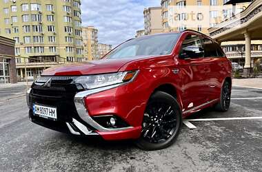 Позашляховик / Кросовер Mitsubishi Outlander 2018 в Києві