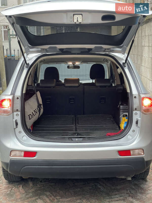 Внедорожник / Кроссовер Mitsubishi Outlander 2013 в Львове