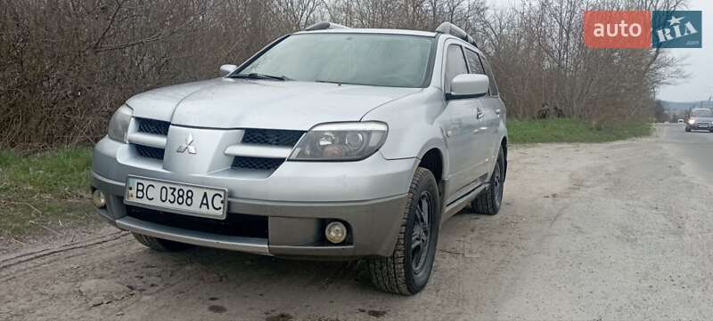 Внедорожник / Кроссовер Mitsubishi Outlander 2003 в Золочеве фото 2 Внедорожник / Кроссовер Mitsubishi Outlander 2003 в Золочеве
