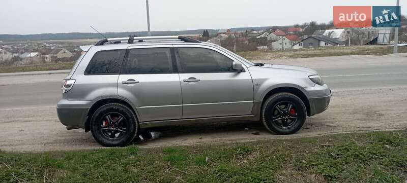 Внедорожник / Кроссовер Mitsubishi Outlander 2003 в Золочеве фото 6 Внедорожник / Кроссовер Mitsubishi Outlander 2003 в Золочеве