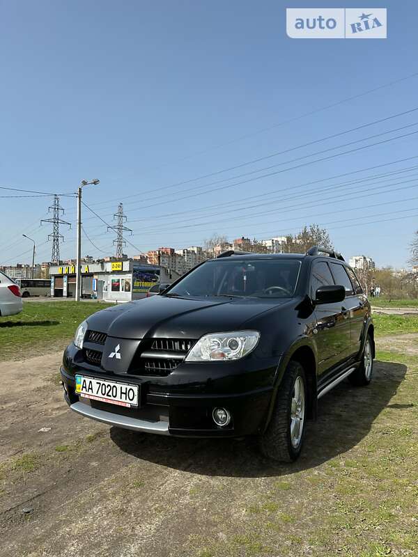 Позашляховик / Кросовер Mitsubishi Outlander 2008 в Києві