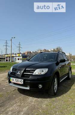 Позашляховик / Кросовер Mitsubishi Outlander 2008 в Києві