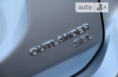 Позашляховик / Кросовер Mitsubishi Outlander 2017 в Трускавці