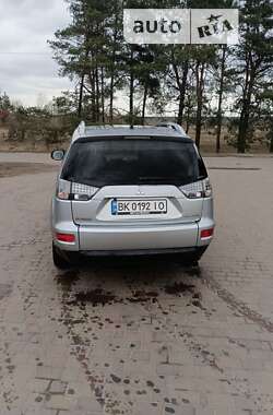 Внедорожник / Кроссовер Mitsubishi Outlander 2010 в Владимирце