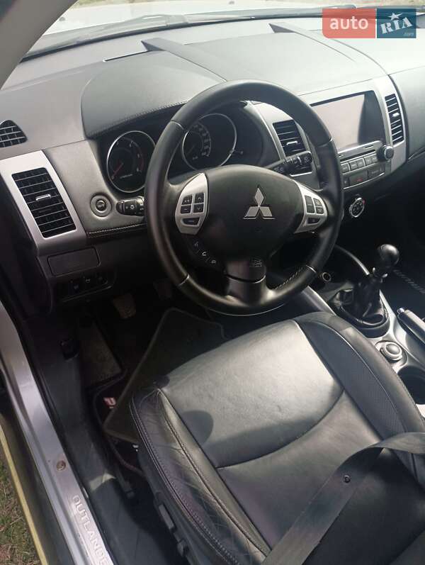 Внедорожник / Кроссовер Mitsubishi Outlander 2010 в Владимирце
