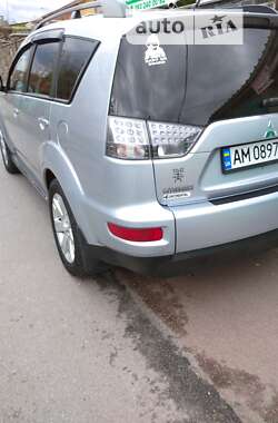 Внедорожник / Кроссовер Mitsubishi Outlander 2013 в Житомире