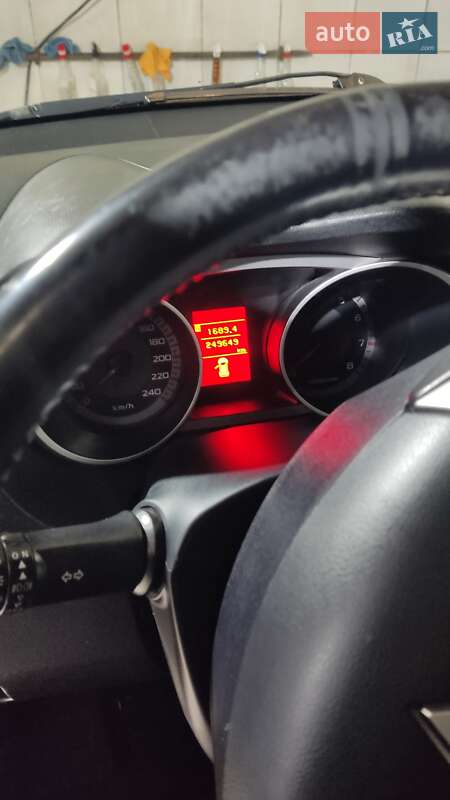 Позашляховик / Кросовер Mitsubishi Outlander 2008 в Києві